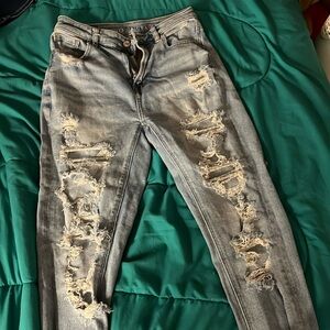 these are jeanes from american eagle